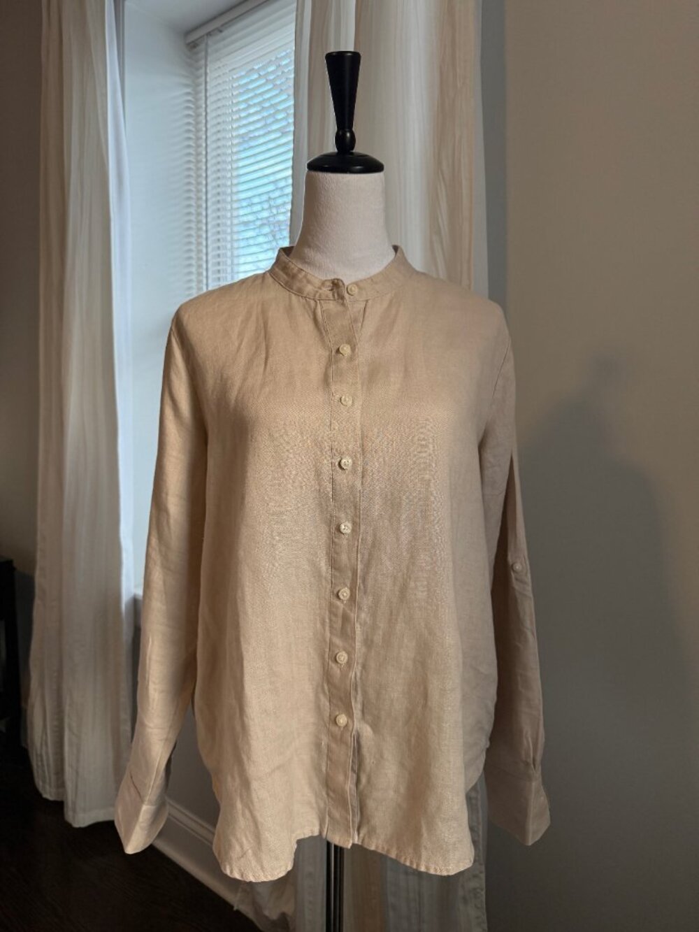 Ann Taylor Tan Linen Button Down Shirt Size M Lightweight Classic Roll Sleeve